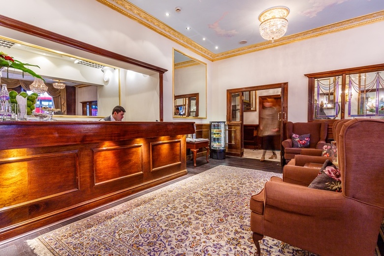 London Elizabeth Hotel