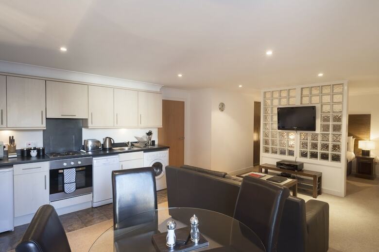 Fountain Court Aparthotel