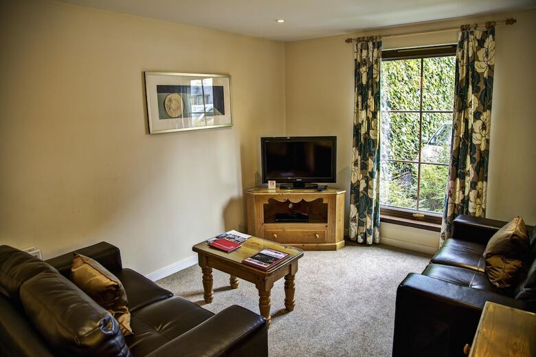 Fountain Court Aparthotel