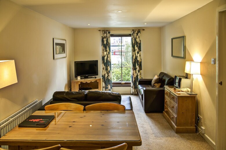 Fountain Court Aparthotel