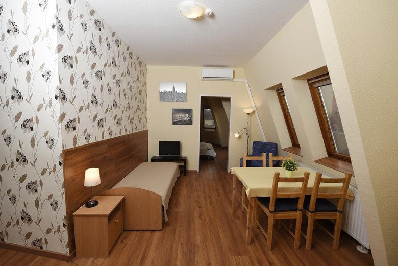 M�ty�s Hotel