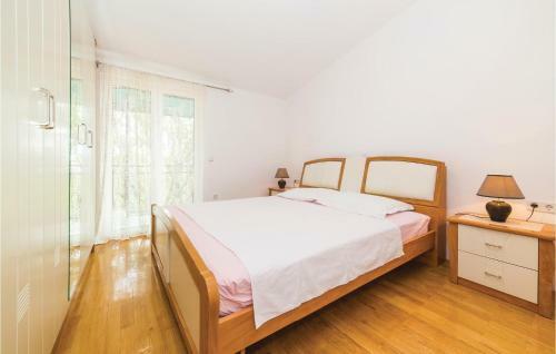 Apartment Hr-21217 Kastel Novi 56