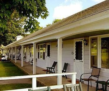 West Road Motel