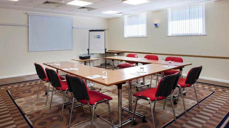 Hotel Holiday Inn Express Kassam Stadium