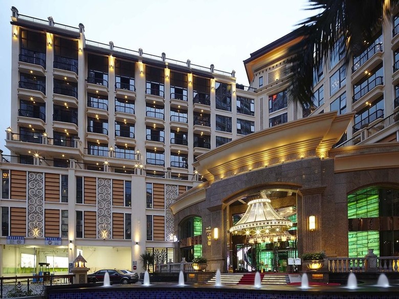 Legend International Hotel