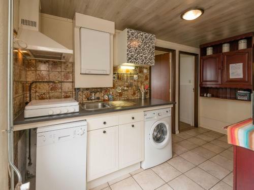 Cozy Holiday Home In Twenterand With Meadow View