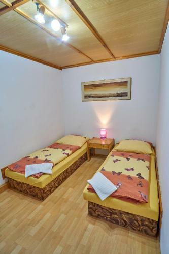 Hostal Penzion Mona