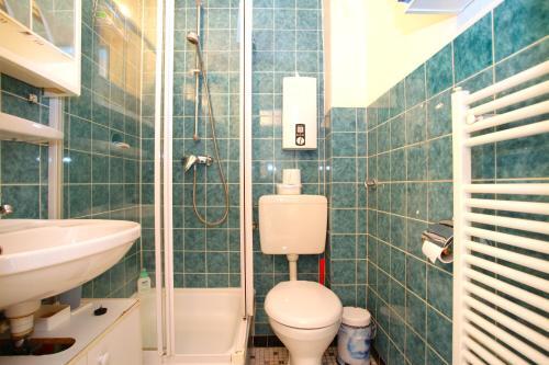 Rent-a-stay Apartments Near Exhibition Centre
