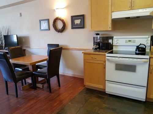 Hotel Sunset Resorts Canmore