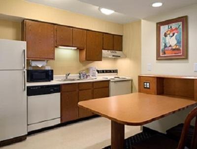 Hotel Hawthorn Suites - Fort Wayne