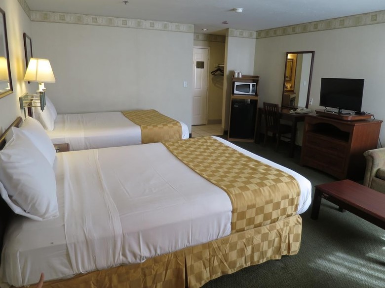 Hotel Country Inn Ontario