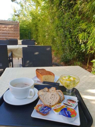 Hotel Du Moulin De La Pioline - La Table � Fromages