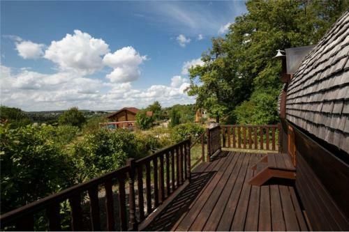 Agroturismo Le Chalet Du Chemin Et Sa Roulotte