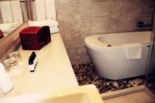 Famen Temple Hotel