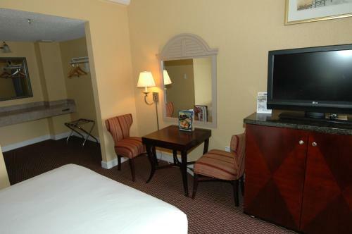 Motel Ambassadors Inn And Suites - Virginia Beach