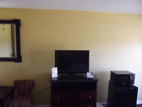 Motel Ambassadors Inn And Suites - Virginia Beach