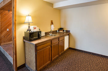 Hotel Econo Lodge Near Miller Hill Mall