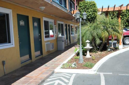 Motel Sandyland Reef Inn