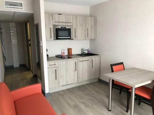 Yatt Hotel