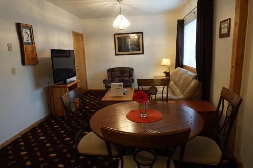 Salmon Catcher Lodge