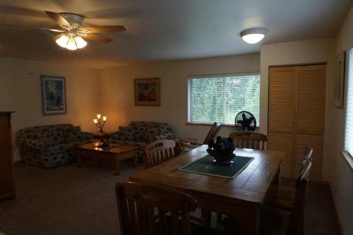 Salmon Catcher Lodge