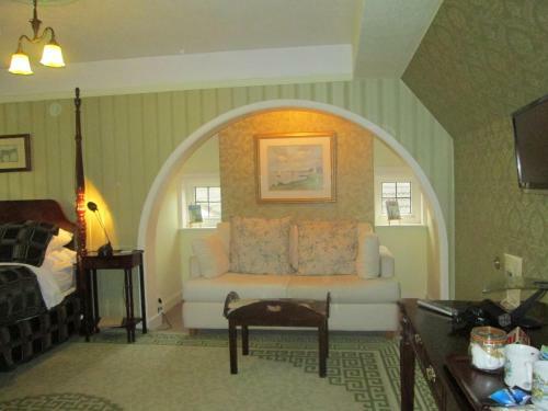 Crossways House Bed And Breakfast