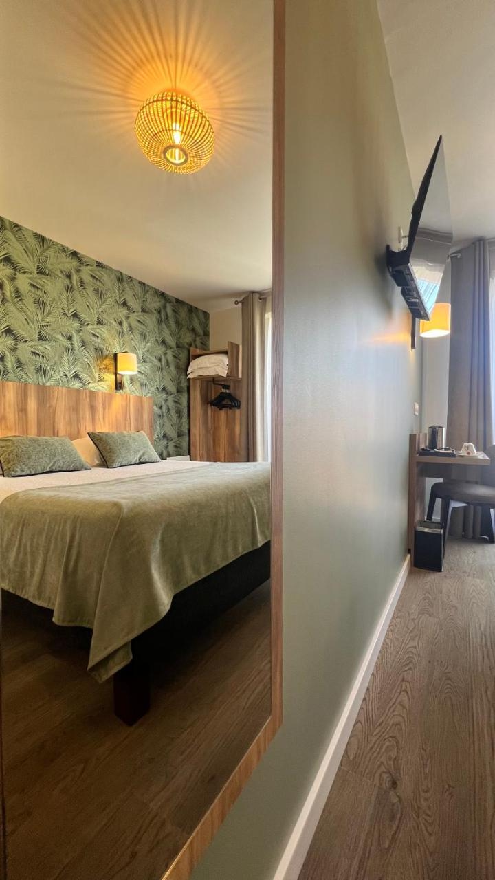 Hotel Azal�es
