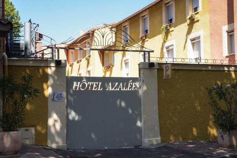 Hotel Azal�es