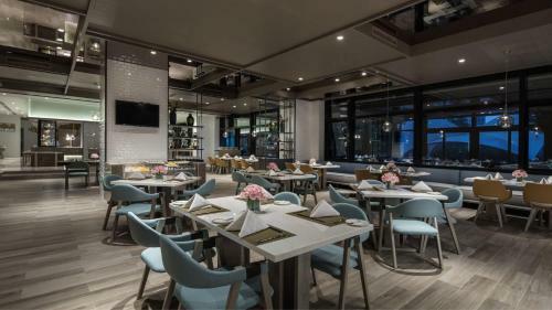 Jinling Treasure Island International Hotel