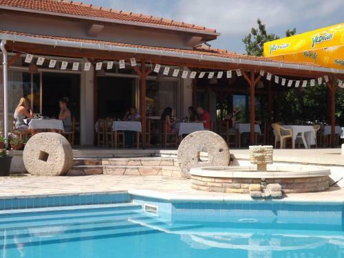 Bed & Breakfast Paradise