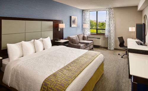 Waterfront Hotel