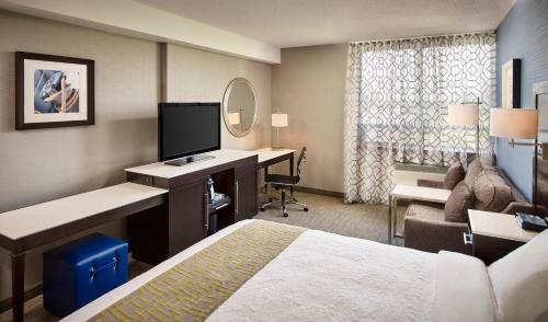 Waterfront Hotel