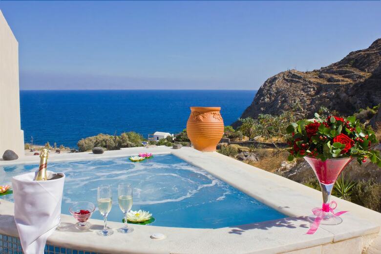 Epavlis Hotel