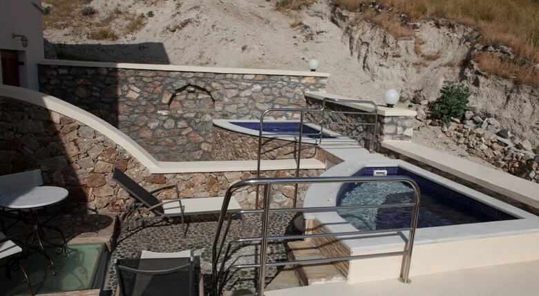 Epavlis Hotel