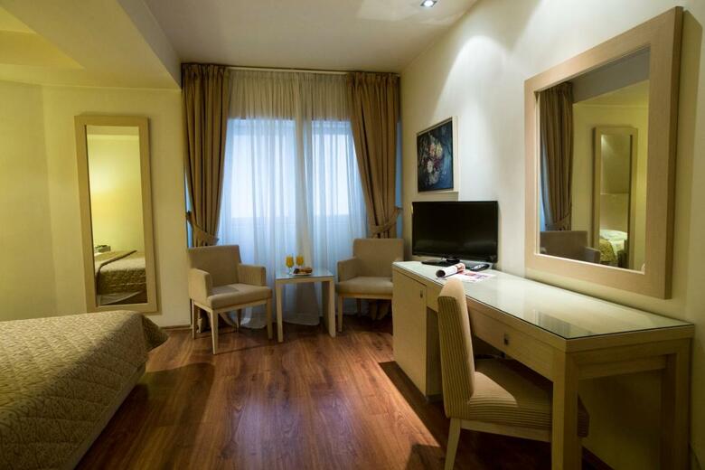 Hotel Davitel Tobacco