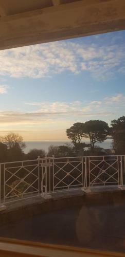 Cliffden Hotel