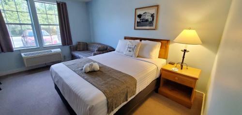 Hotel Amish Inn