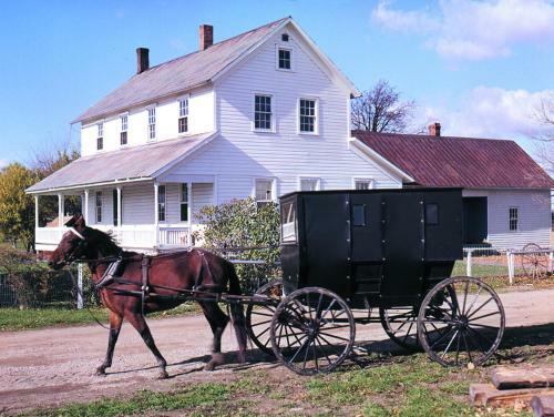 Hotel Amish Inn