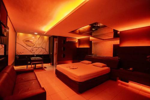 Hotel Palace Motel (Adult Only)
