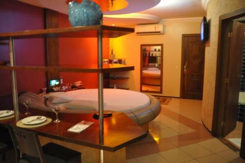 Hotel Palace Motel (Adult Only)