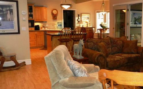 The Stone Gate Inn Bed & Breakfast
