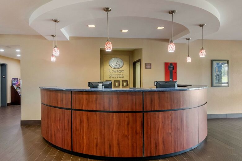 Hotel Comfort Suites Speedway - Kansas City