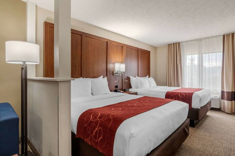 Hotel Comfort Suites Speedway - Kansas City