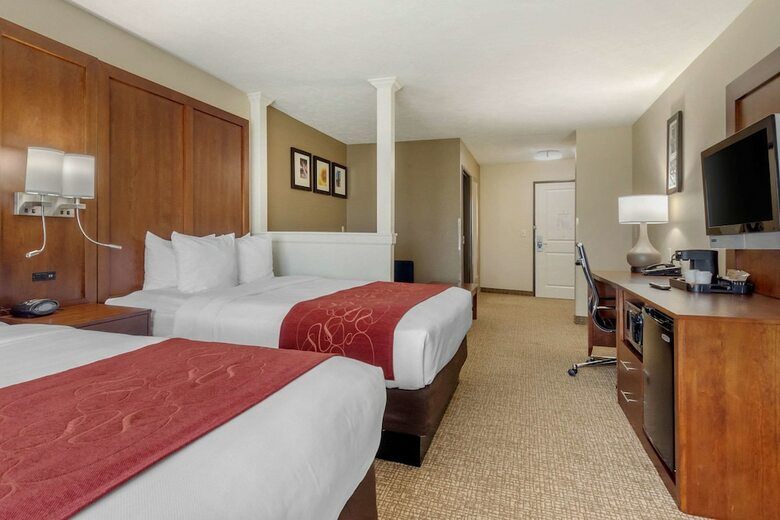 Hotel Comfort Suites Speedway - Kansas City