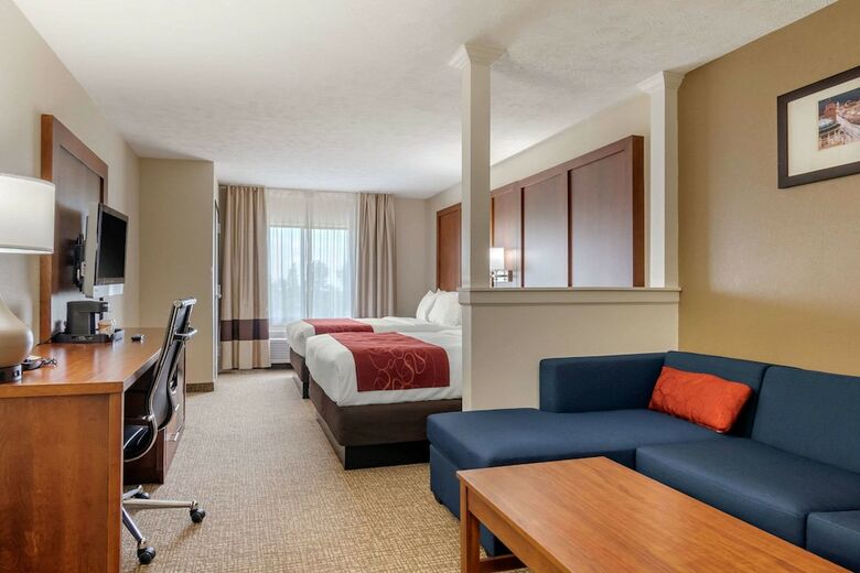 Hotel Comfort Suites Speedway - Kansas City