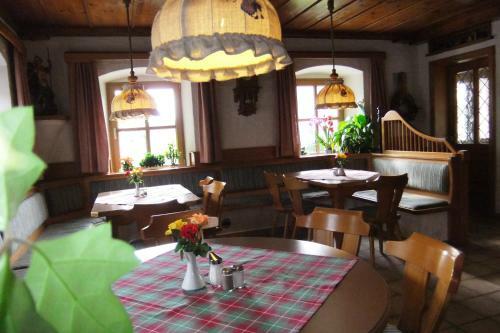 Hostal Gasthaus Zum Stausee