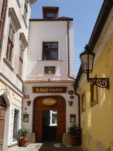 Hotel Golden Well