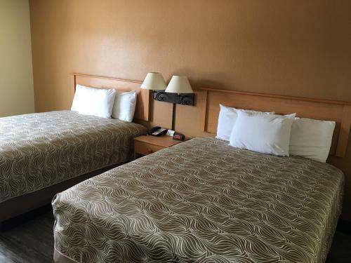Hotel Hometown Inn