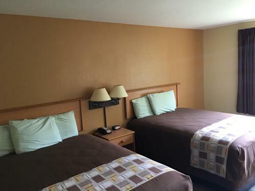 Hotel Hometown Inn