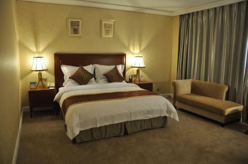 Aventine Town Hotel
